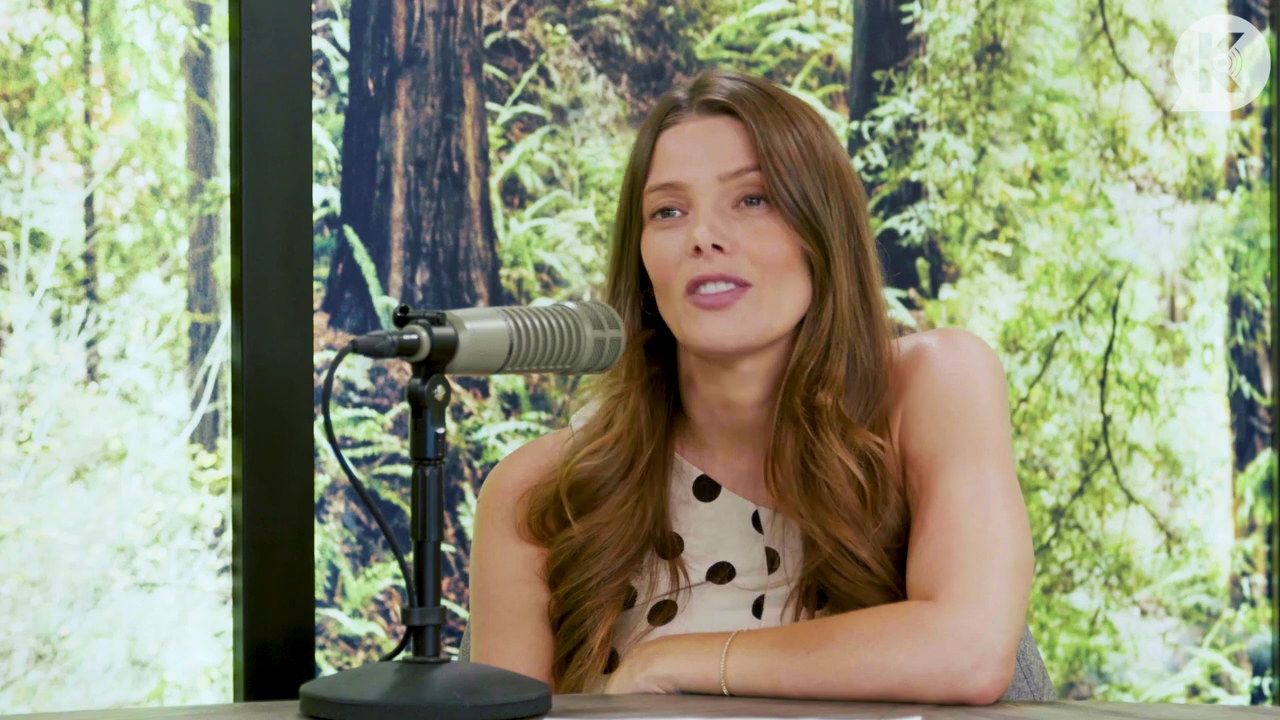 Ashley-Greene-dot-nl_TheTwilightEffect-BreakingDawnPart2-RewatchPart2of3-2354.jpg