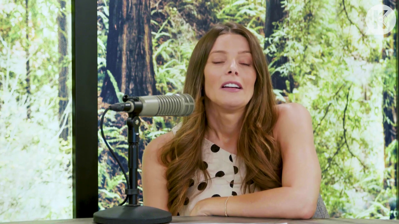 Ashley-Greene-dot-nl_TheTwilightEffect-BreakingDawnPart2-RewatchPart2of3-2355.jpg
