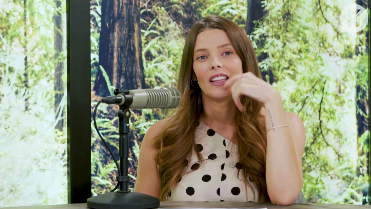 Ashley-Greene-dot-nl_TheTwilightEffect-BreakingDawnPart2-RewatchPart2of3-2379.jpg