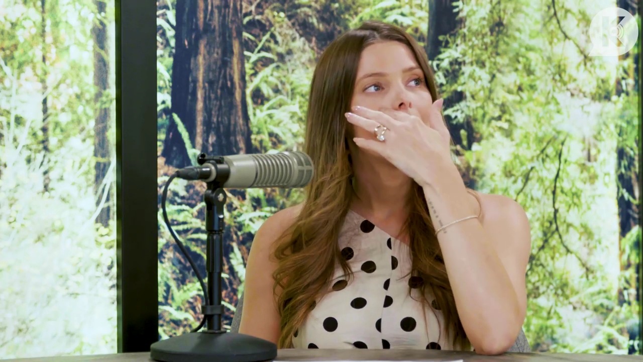 Ashley-Greene-dot-nl_TheTwilightEffect-BreakingDawnPart2-RewatchPart2of3-2382.jpg