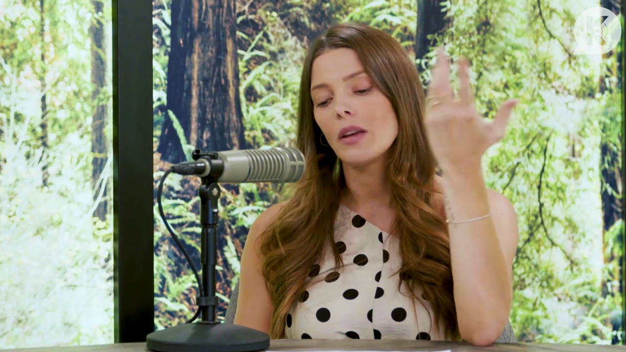 Ashley-Greene-dot-nl_TheTwilightEffect-BreakingDawnPart2-RewatchPart2of3-2384.jpg