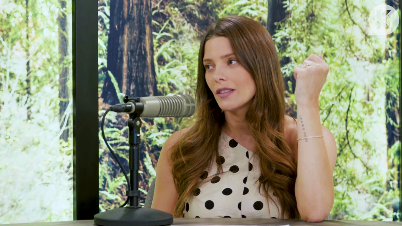 Ashley-Greene-dot-nl_TheTwilightEffect-BreakingDawnPart2-RewatchPart2of3-2389.jpg