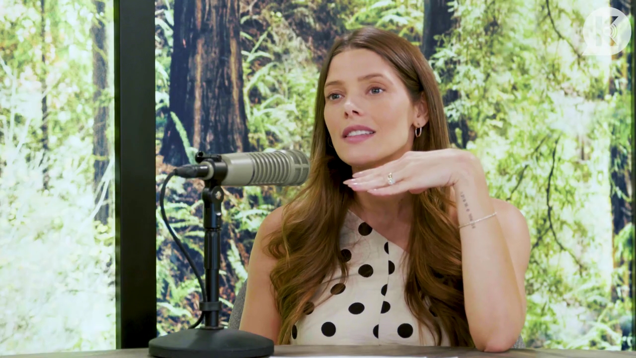 Ashley-Greene-dot-nl_TheTwilightEffect-BreakingDawnPart2-RewatchPart2of3-2441.jpg