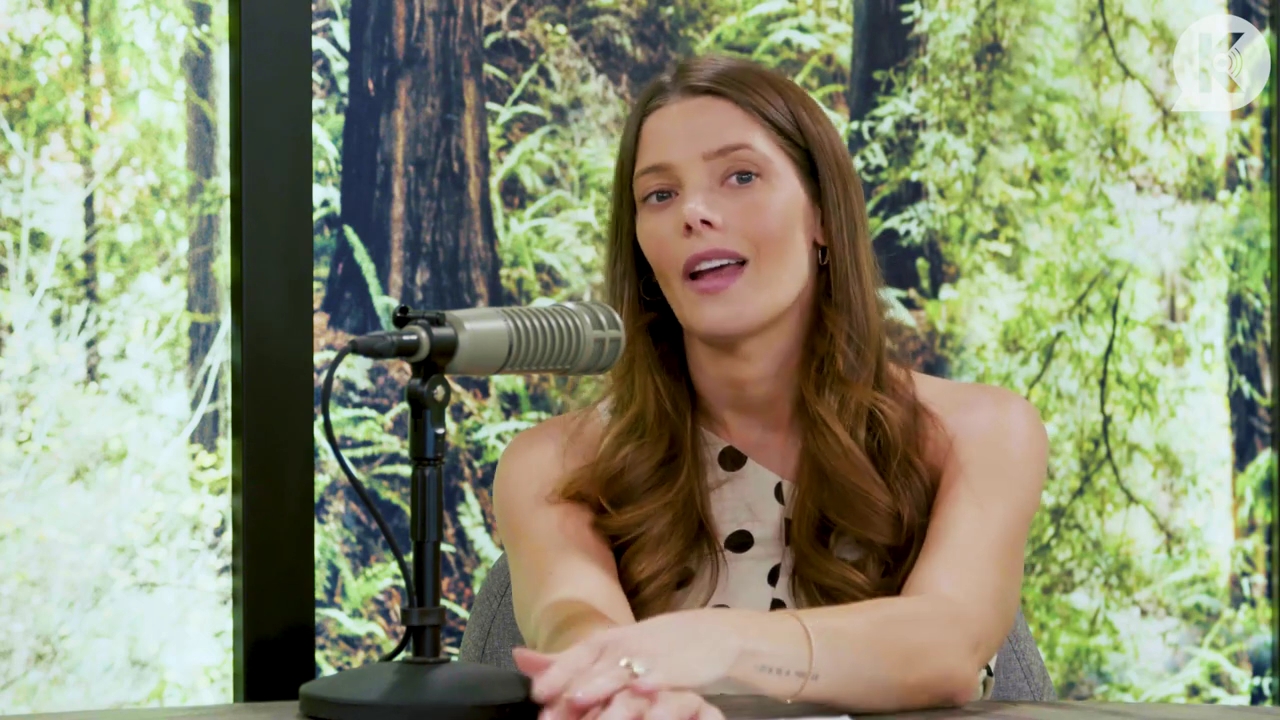 Ashley-Greene-dot-nl_TheTwilightEffect-BreakingDawnPart2-RewatchPart2of3-2537.jpg