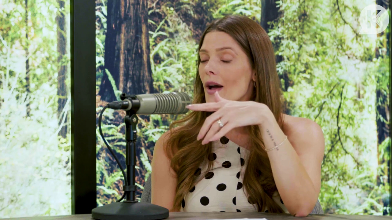 Ashley-Greene-dot-nl_TheTwilightEffect-BreakingDawnPart2-RewatchPart2of3-2599.jpg