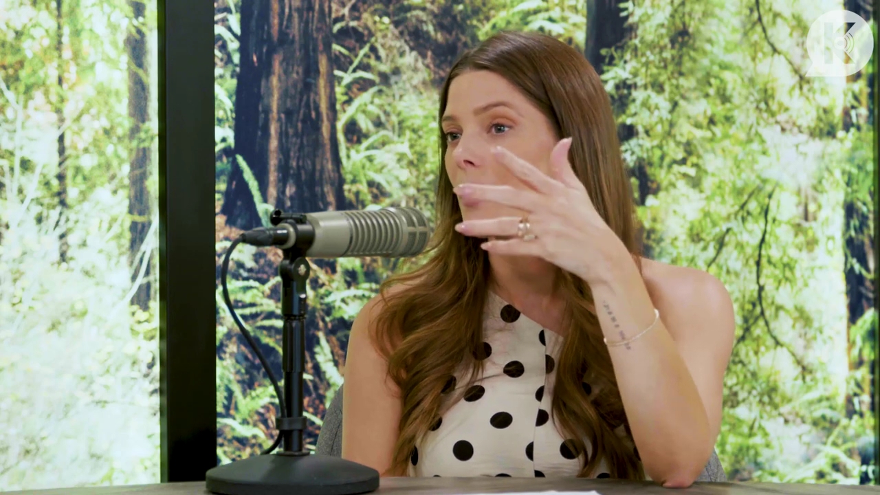 Ashley-Greene-dot-nl_TheTwilightEffect-BreakingDawnPart2-RewatchPart2of3-2600.jpg Ashley-Greene-dot-nl_TheTwilightEffect-BreakingDawnPart2-RewatchPart2of3-2600.jpg