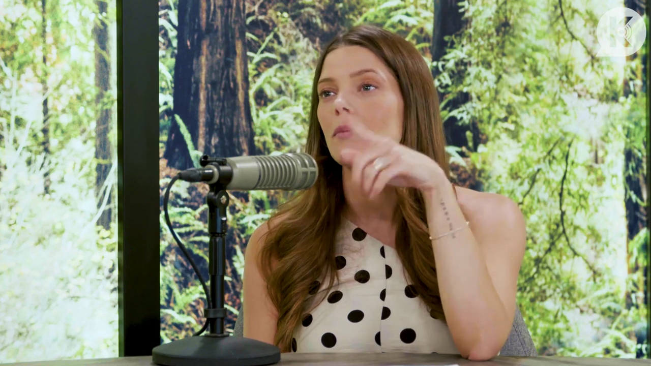 Ashley-Greene-dot-nl_TheTwilightEffect-BreakingDawnPart2-RewatchPart2of3-2653.jpg