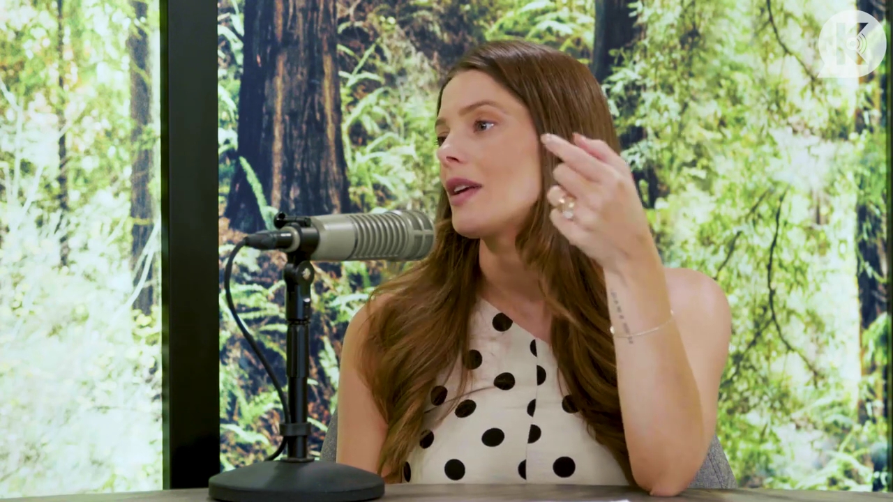Ashley-Greene-dot-nl_TheTwilightEffect-BreakingDawnPart2-RewatchPart2of3-2661.jpg