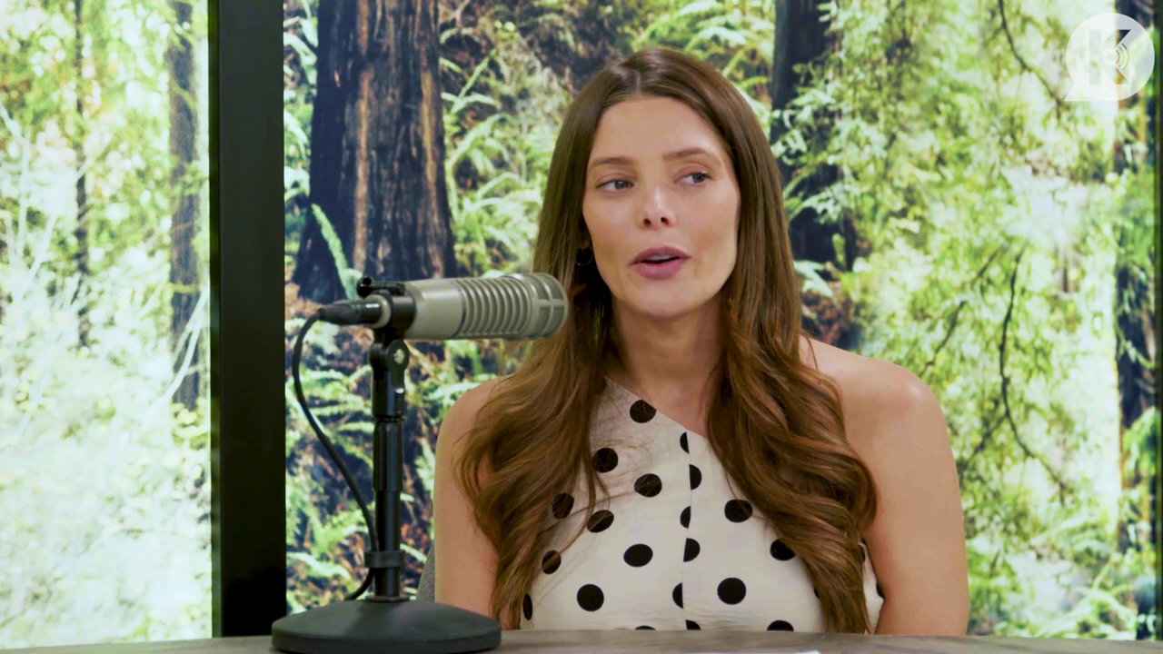 Ashley-Greene-dot-nl_TheTwilightEffect-BreakingDawnPart2-RewatchPart2of3-2667.jpg