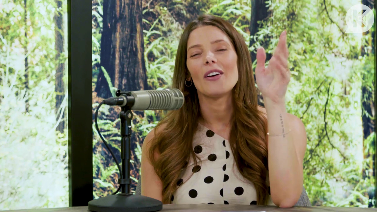 Ashley-Greene-dot-nl_TheTwilightEffect-BreakingDawnPart2-RewatchPart2of3-2687.jpg