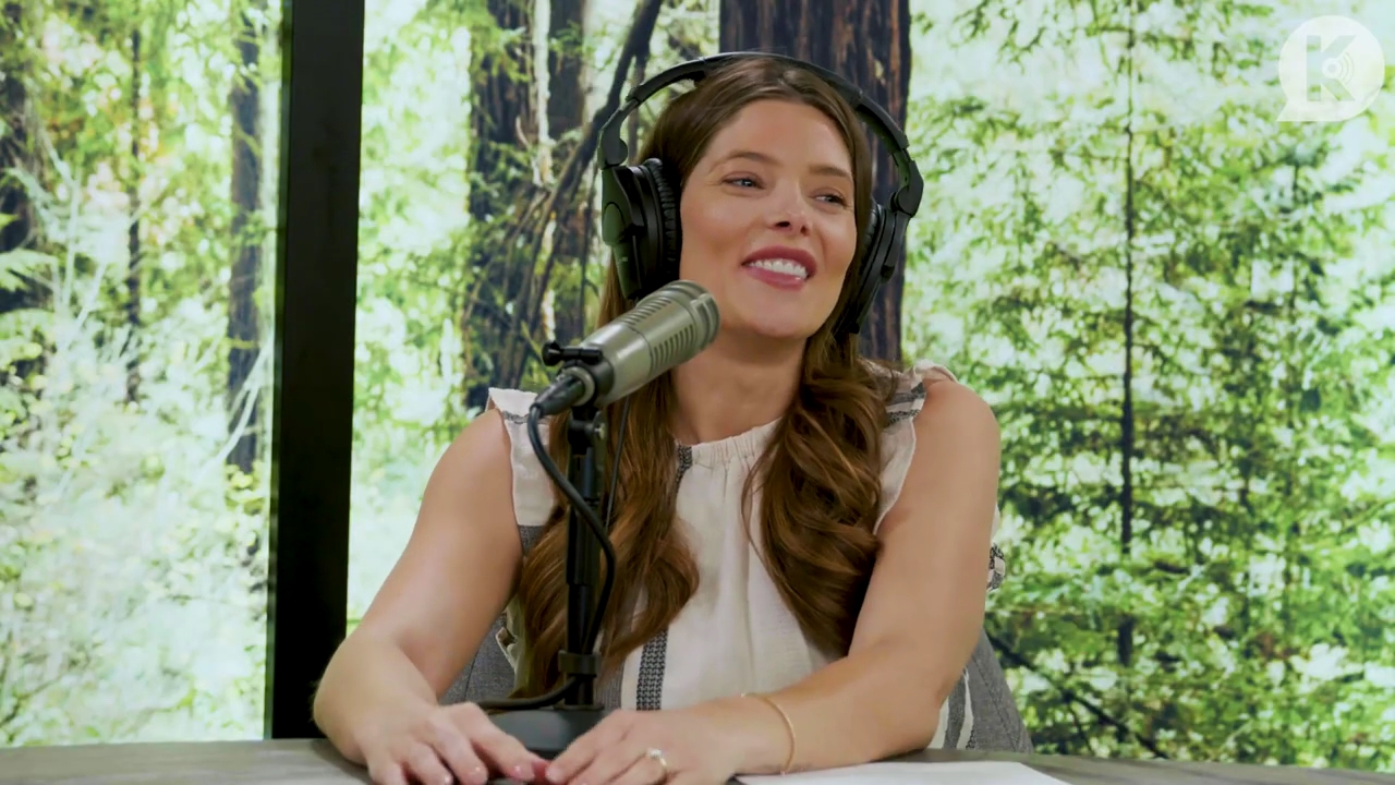 Ashley-Greene-dot-nl_TheTwilightEffect-BreakingDawnPart2-RewatchPart2of3-2973.jpg