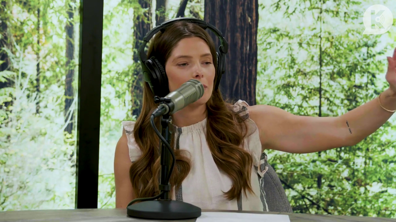 Ashley-Greene-dot-nl_TheTwilightEffect-BreakingDawnPart2-RewatchPart2of3-4064.jpg