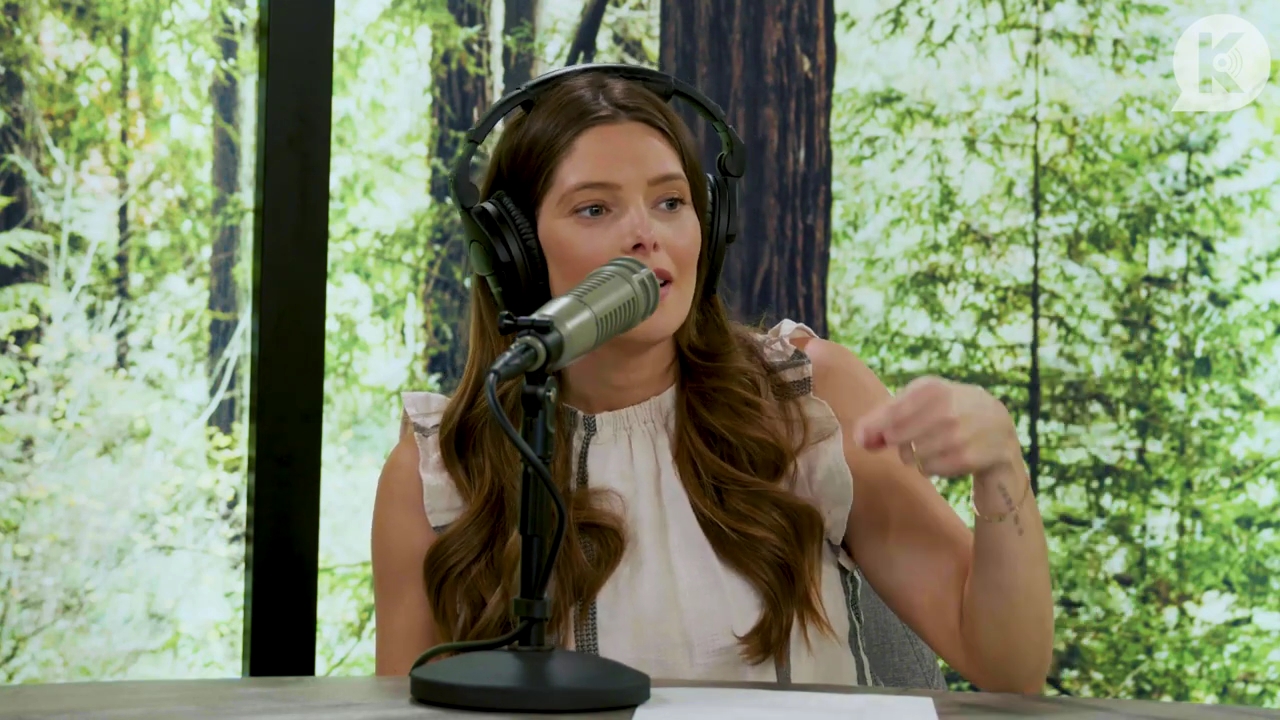 Ashley-Greene-dot-nl_TheTwilightEffect-BreakingDawnPart2-RewatchPart2of3-4070.jpg