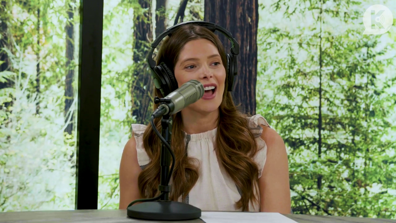 Ashley-Greene-dot-nl_TheTwilightEffect-BreakingDawnPart2-RewatchPart2of3-4138.jpg