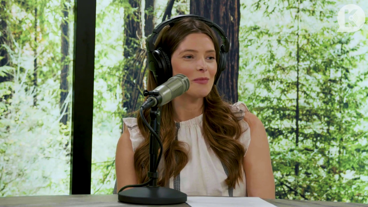 Ashley-Greene-dot-nl_TheTwilightEffect-BreakingDawnPart2-RewatchPart2of3-4215.jpg