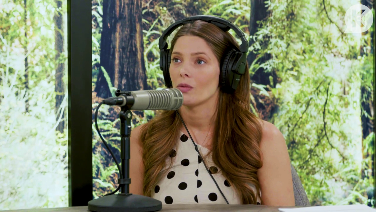 Ashley-Greene-dot-nl_TheTwilightEffect-BreakingDawnPart2-RewatchPart2of3-4412.jpg