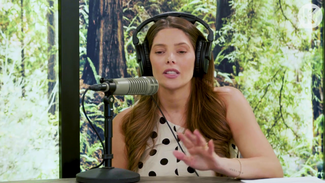 Ashley-Greene-dot-nl_TheTwilightEffect-BreakingDawnPart2-RewatchPart2of3-4466.jpg