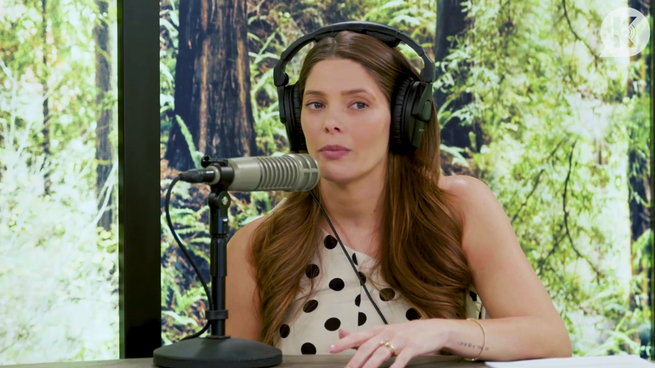 Ashley-Greene-dot-nl_TheTwilightEffect-BreakingDawnPart2-RewatchPart2of3-4470.jpg