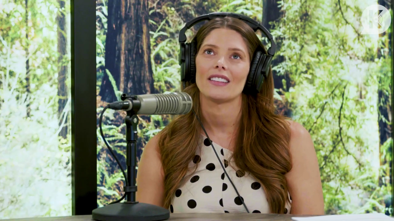 Ashley-Greene-dot-nl_TheTwilightEffect-BreakingDawnPart2-RewatchPart2of3-4479.jpg