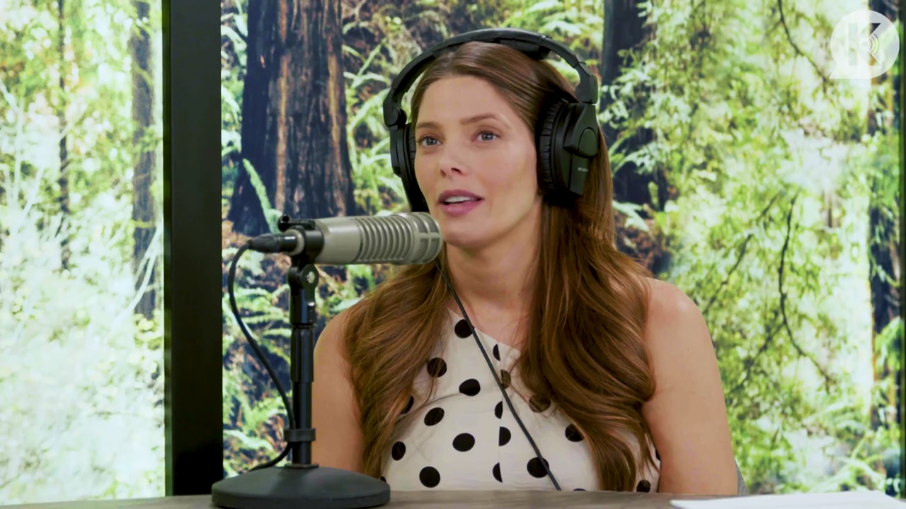 Ashley-Greene-dot-nl_TheTwilightEffect-BreakingDawnPart2-RewatchPart2of3-4509.jpg