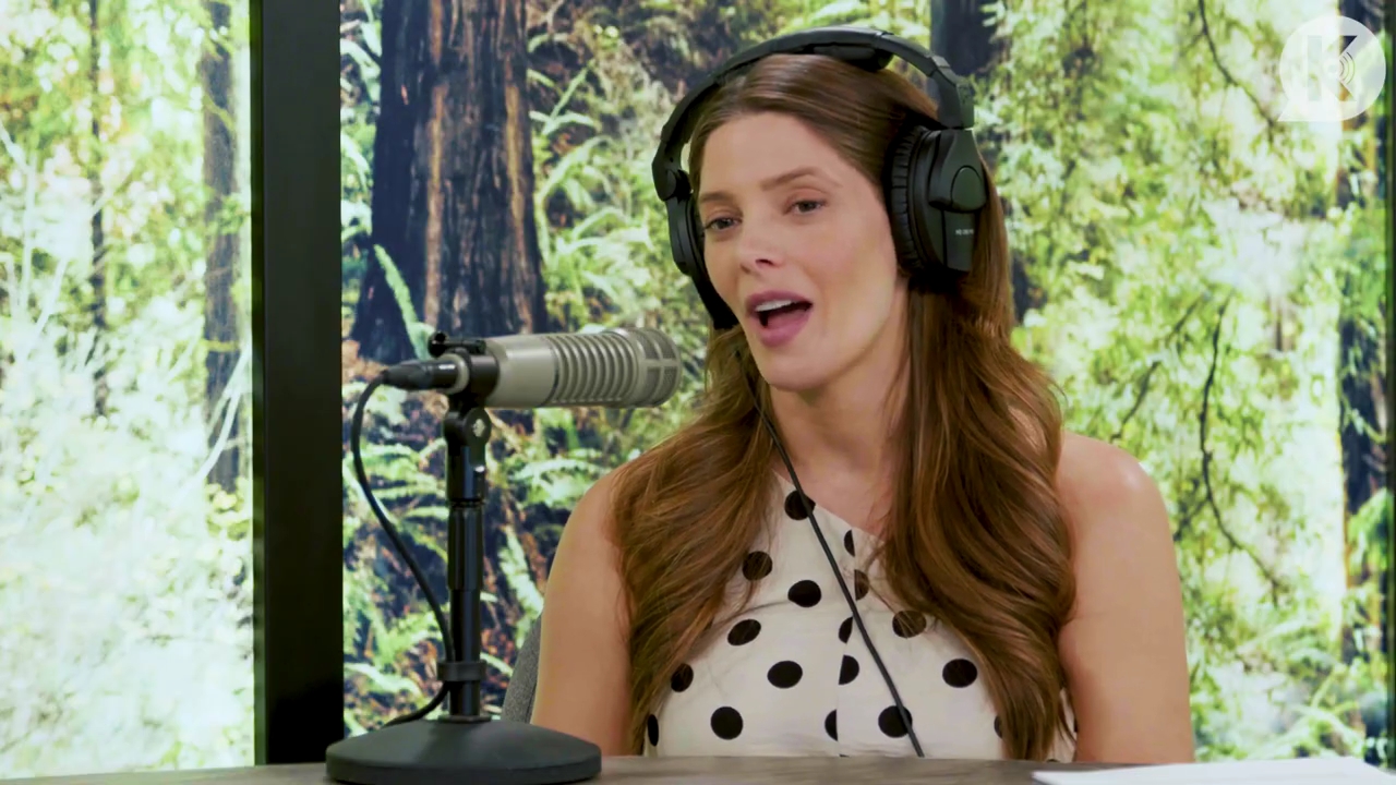 Ashley-Greene-dot-nl_TheTwilightEffect-BreakingDawnPart2-RewatchPart2of3-4516.jpg