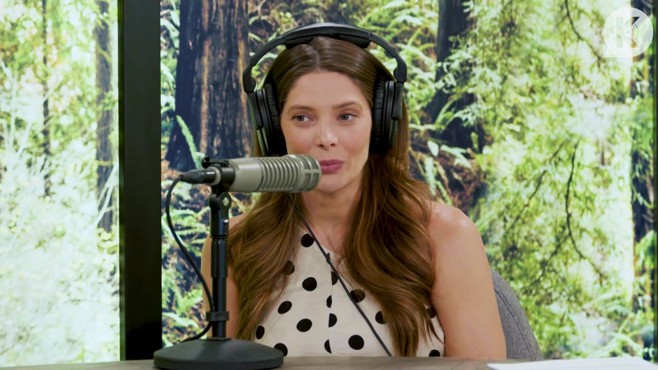 Ashley-Greene-dot-nl_TheTwilightEffect-BreakingDawnPart2-RewatchPart2of3-4537.jpg