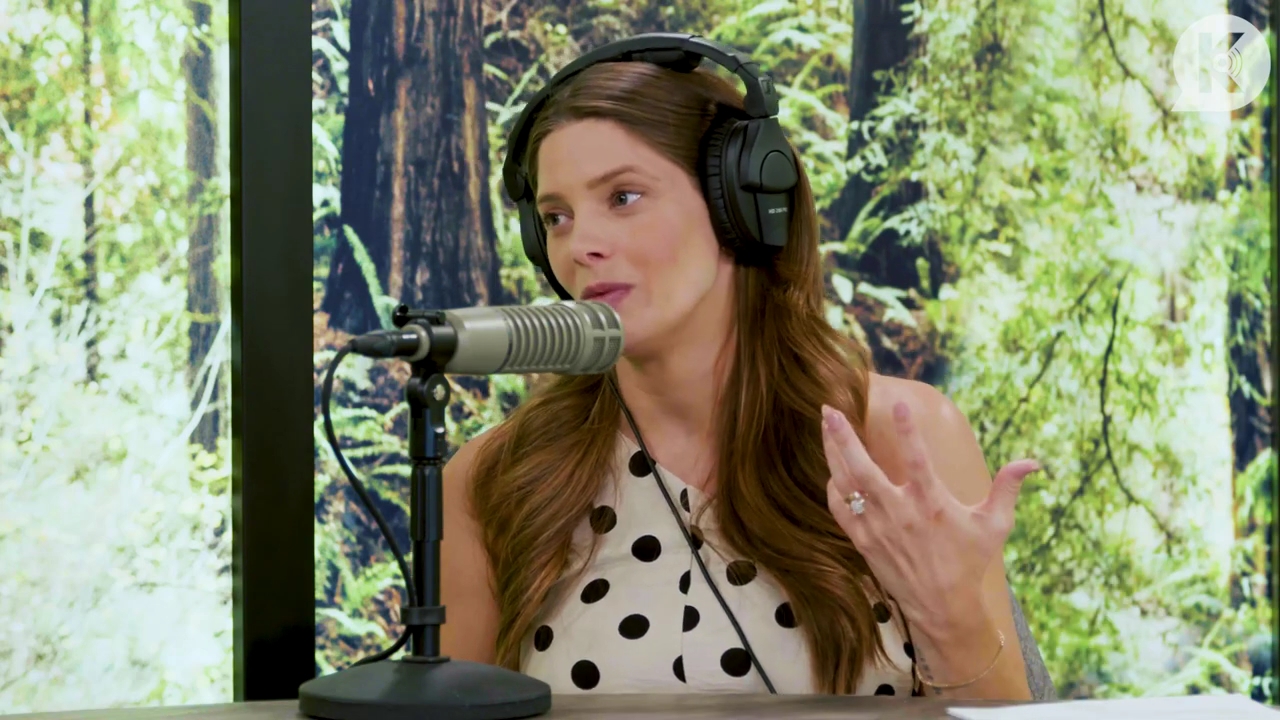 Ashley-Greene-dot-nl_TheTwilightEffect-BreakingDawnPart2-RewatchPart2of3-4542.jpg