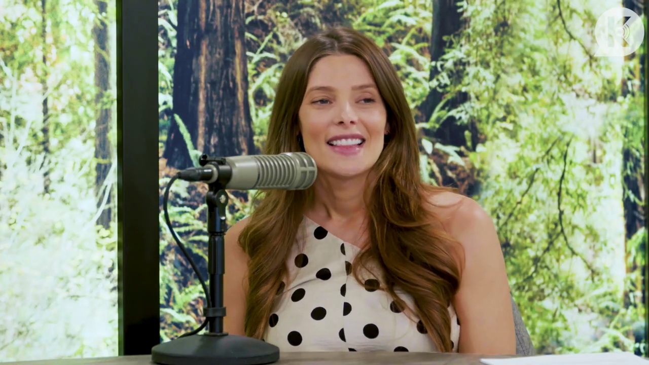Ashley-Greene-dot-nl_TheTwilightEffect-BreakingDawnPart2-RewatchPart2of3-4572.jpg