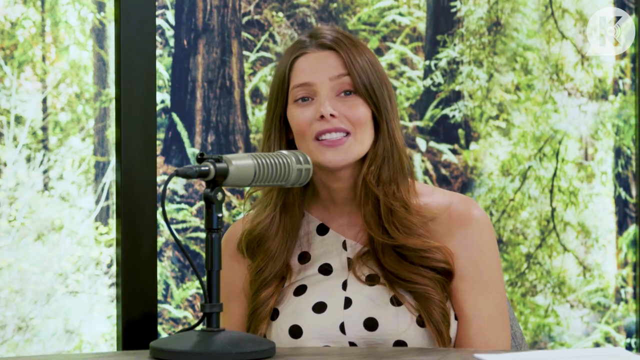 Ashley-Greene-dot-nl_TheTwilightEffect-BreakingDawnPart2-RewatchPart2of3-4578.jpg