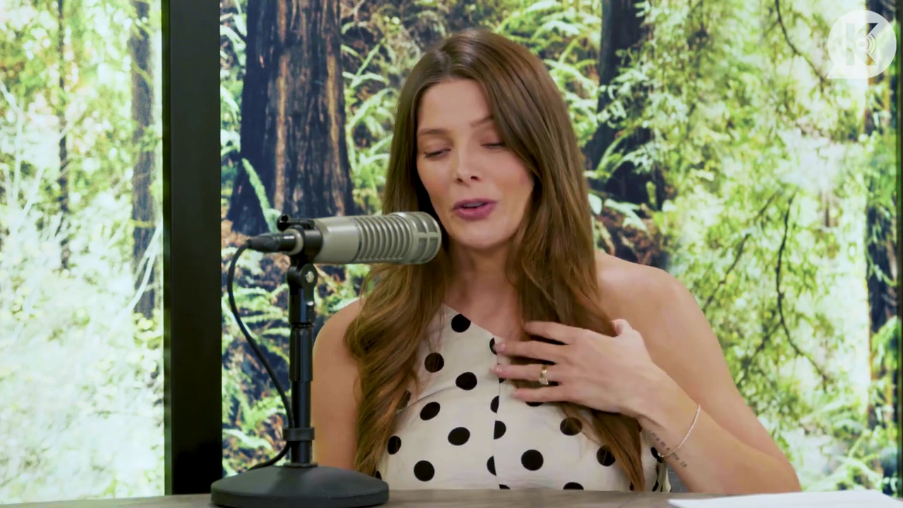 Ashley-Greene-dot-nl_TheTwilightEffect-BreakingDawnPart2-RewatchPart2of3-4581.jpg