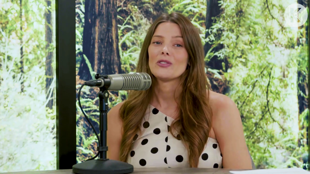 Ashley-Greene-dot-nl_TheTwilightEffect-BreakingDawnPart2-RewatchPart2of3-4582.jpg