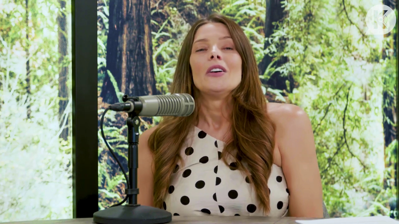 Ashley-Greene-dot-nl_TheTwilightEffect-BreakingDawnPart2-RewatchPart2of3-4586.jpg