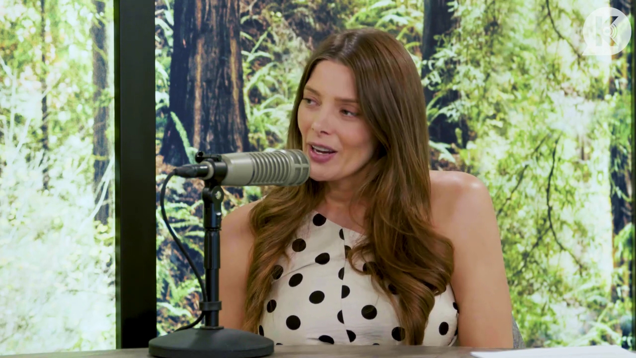 Ashley-Greene-dot-nl_TheTwilightEffect-BreakingDawnPart2-RewatchPart2of3-4587.jpg