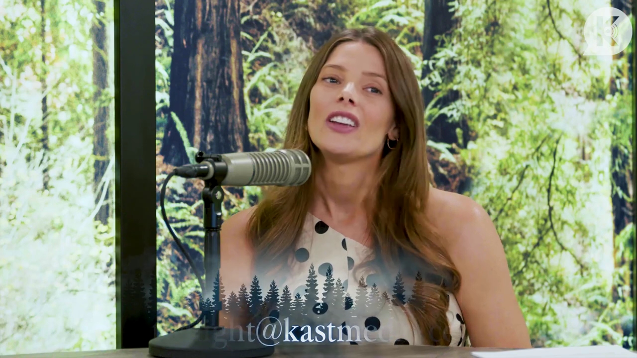 Ashley-Greene-dot-nl_TheTwilightEffect-BreakingDawnPart2-RewatchPart2of3-4618.jpg