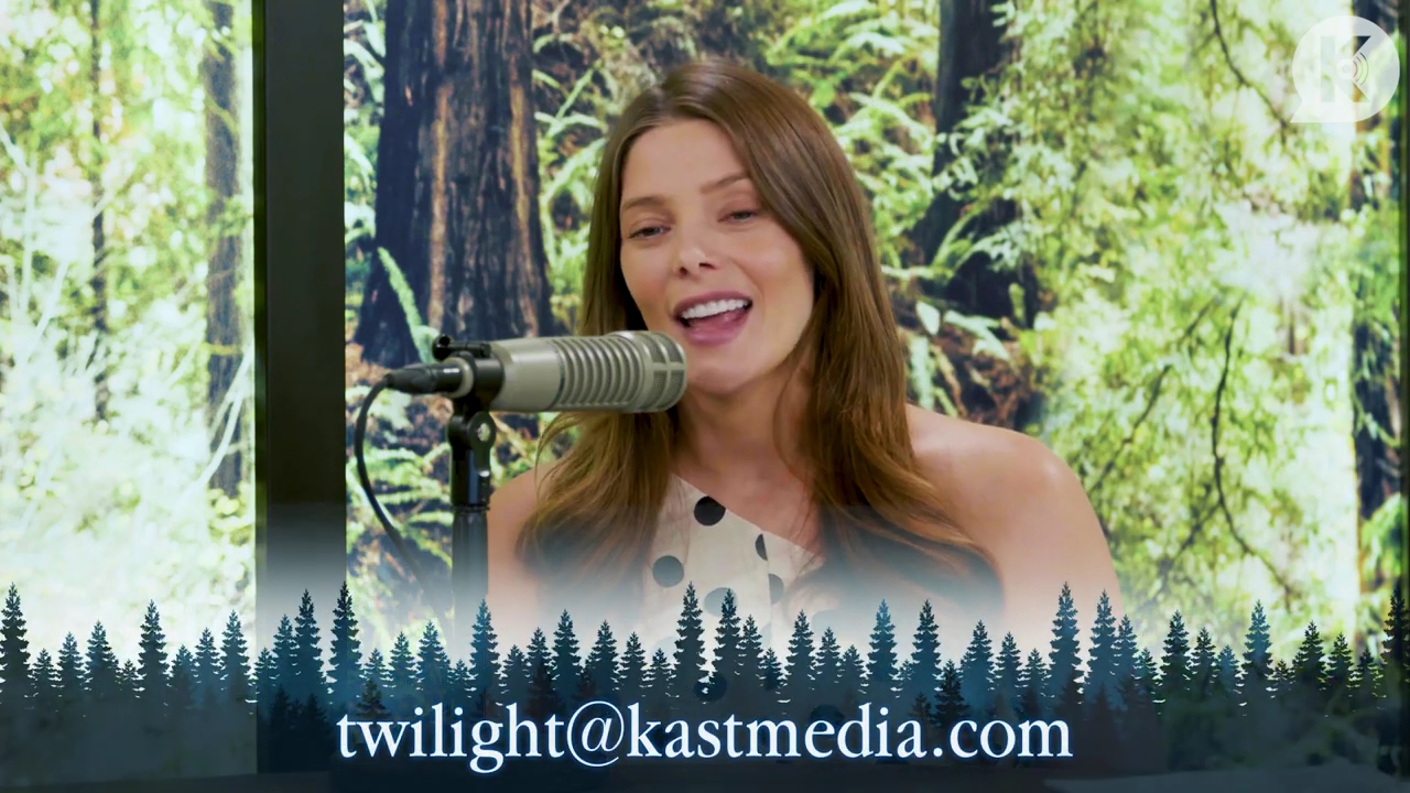 Ashley-Greene-dot-nl_TheTwilightEffect-BreakingDawnPart2-RewatchPart2of3-4620.jpg