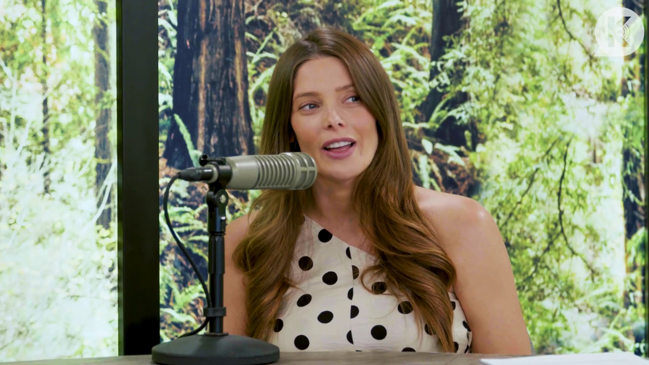 Ashley-Greene-dot-nl_TheTwilightEffect-BreakingDawnPart2-RewatchPart2of3-4629.jpg