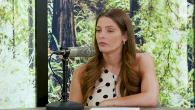 Ashley-Greene-dot-nl_TheTwilightEffect-BreakingDawnPart2-RewatchPart2of3-1038.jpg