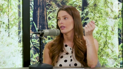Ashley-Greene-dot-nl_TheTwilightEffect-BreakingDawnPart2-RewatchPart2of3-1936.jpg