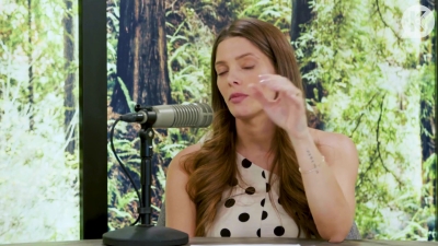 Ashley-Greene-dot-nl_TheTwilightEffect-BreakingDawnPart2-RewatchPart2of3-1953.jpg
