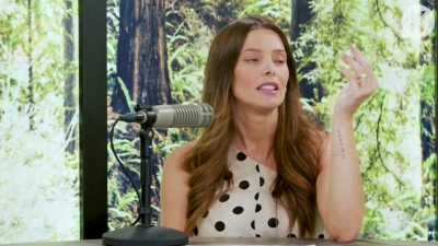 Ashley-Greene-dot-nl_TheTwilightEffect-BreakingDawnPart2-RewatchPart2of3-2307.jpg
