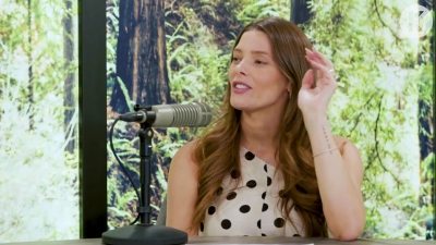 Ashley-Greene-dot-nl_TheTwilightEffect-BreakingDawnPart2-RewatchPart2of3-2337.jpg