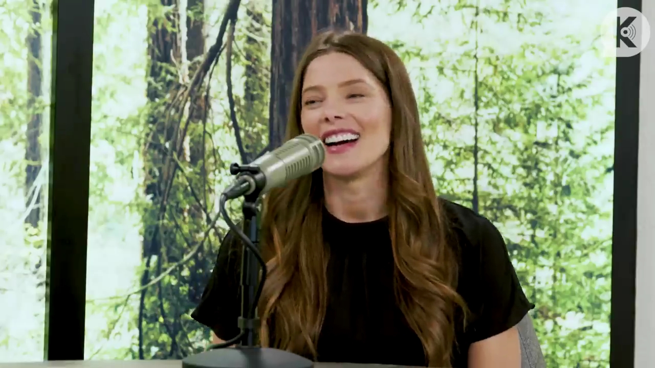 Ashley-Greene-dot-nl_TheTwilightEffect-BreakingDawnPart2-RewatchPart3of3-0078.jpg