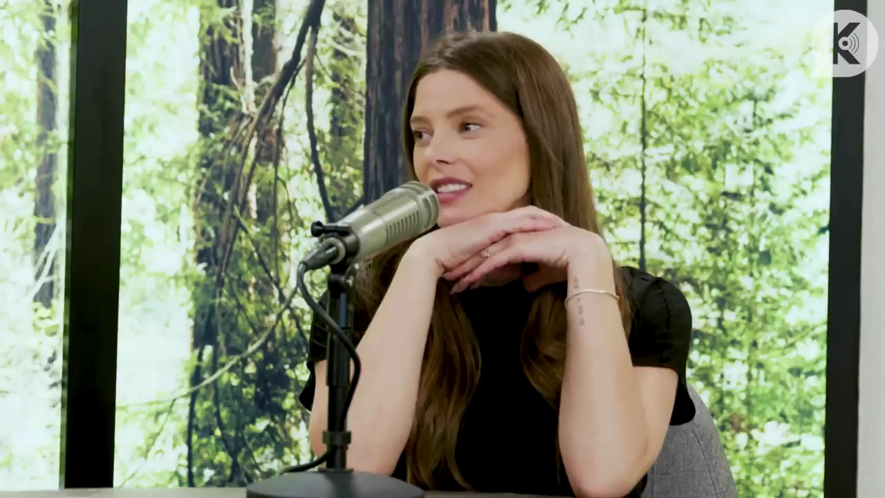 Ashley-Greene-dot-nl_TheTwilightEffect-BreakingDawnPart2-RewatchPart3of3-0166.jpg