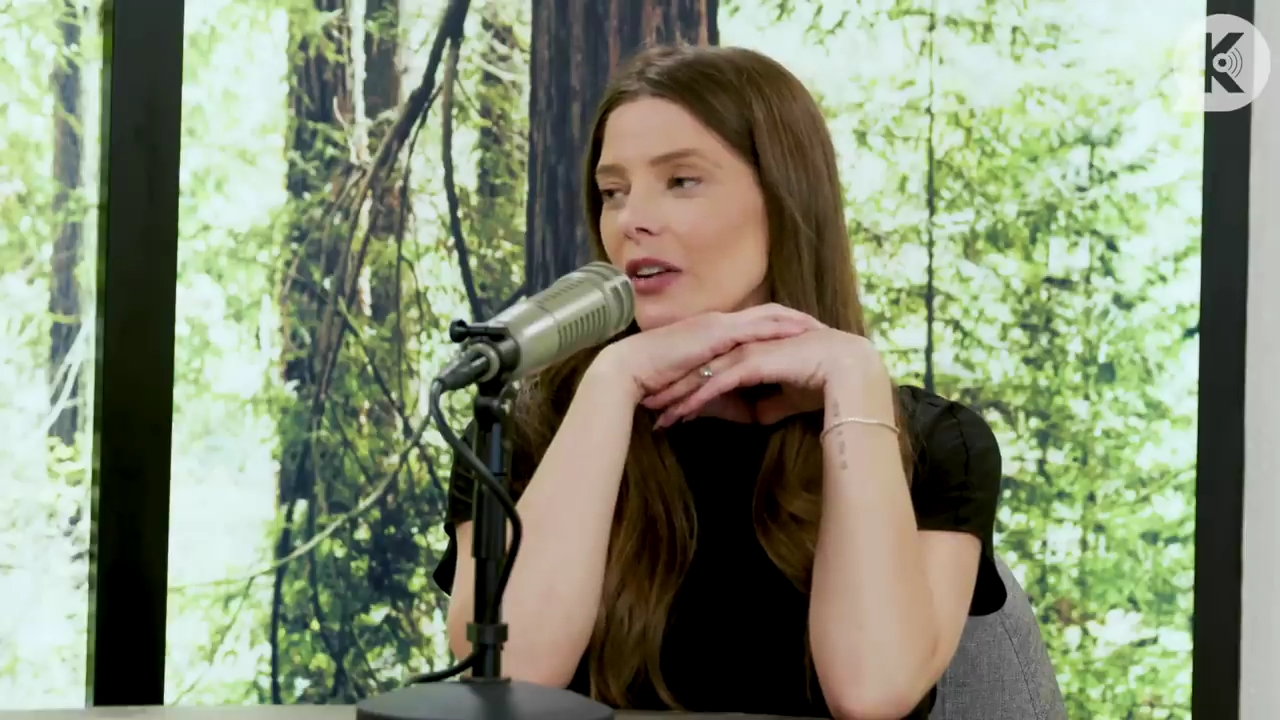 Ashley-Greene-dot-nl_TheTwilightEffect-BreakingDawnPart2-RewatchPart3of3-0167.jpg