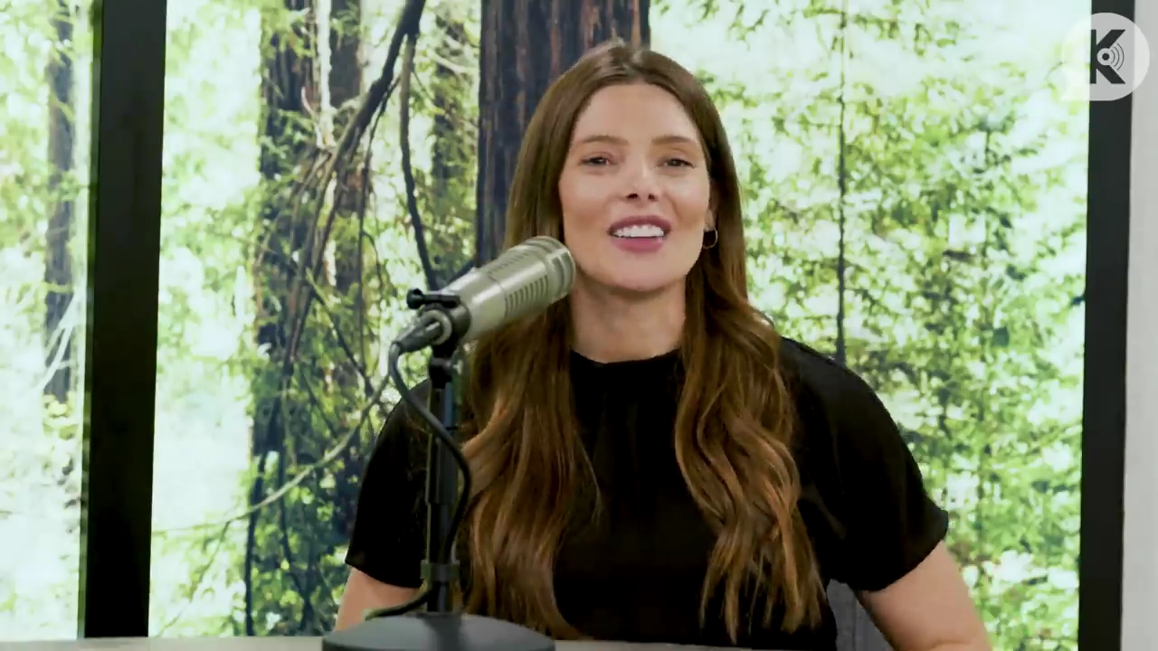 Ashley-Greene-dot-nl_TheTwilightEffect-BreakingDawnPart2-RewatchPart3of3-0172.jpg