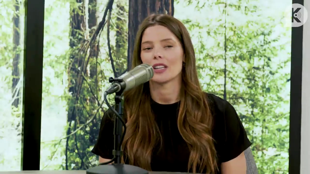 Ashley-Greene-dot-nl_TheTwilightEffect-BreakingDawnPart2-RewatchPart3of3-0177.jpg