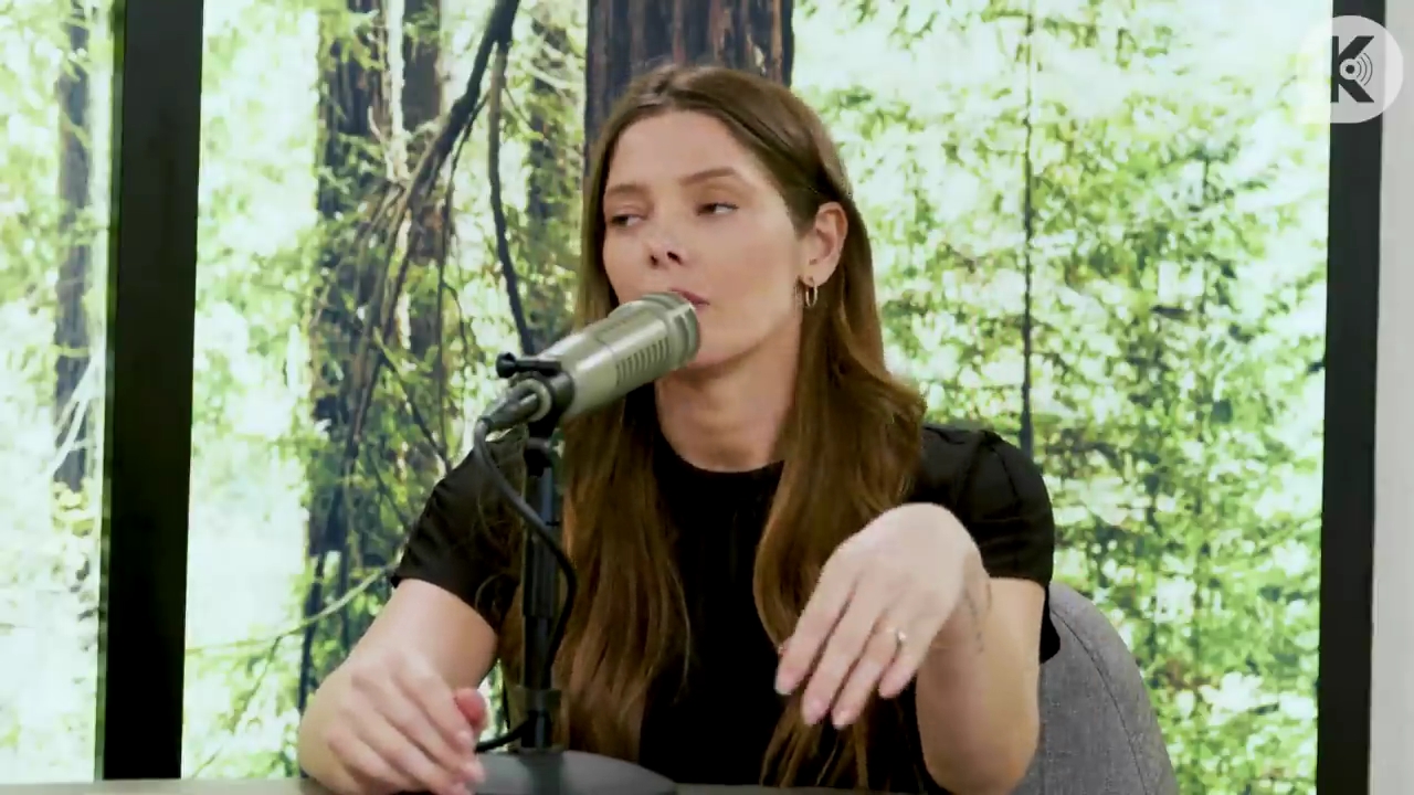 Ashley-Greene-dot-nl_TheTwilightEffect-BreakingDawnPart2-RewatchPart3of3-0191.jpg