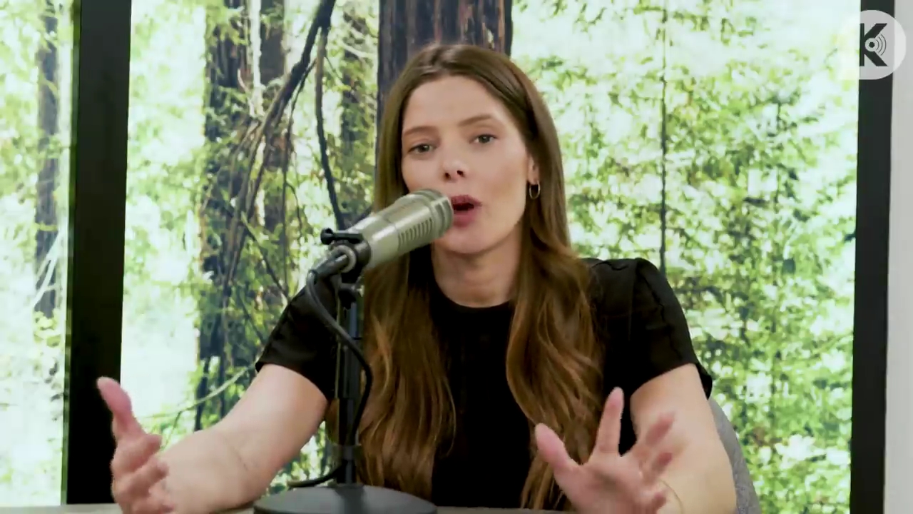 Ashley-Greene-dot-nl_TheTwilightEffect-BreakingDawnPart2-RewatchPart3of3-0271.jpg