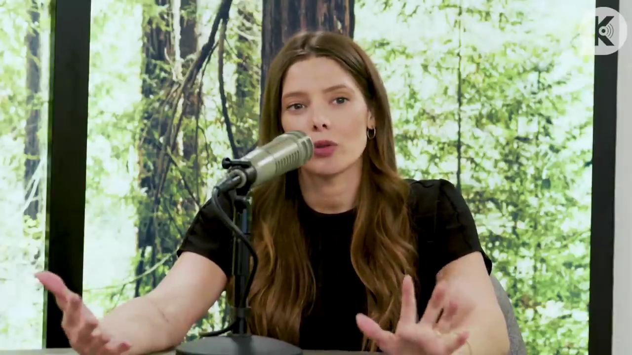 Ashley-Greene-dot-nl_TheTwilightEffect-BreakingDawnPart2-RewatchPart3of3-0272.jpg