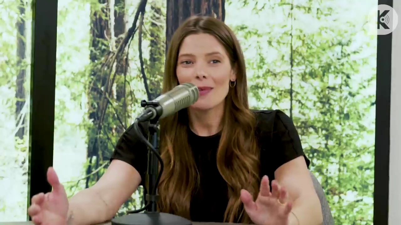Ashley-Greene-dot-nl_TheTwilightEffect-BreakingDawnPart2-RewatchPart3of3-0277.jpg